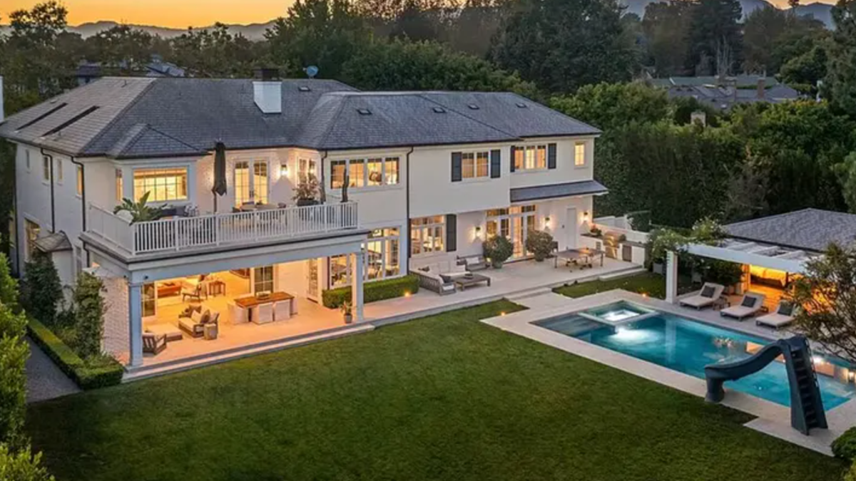 Бен Аффлек продає свій особняк - фото 1