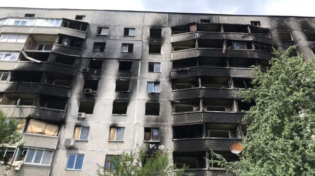 Будинок Миколи Гришка після ворожих обстрілів / Фото Харківської правозахисної групи - фото 511495