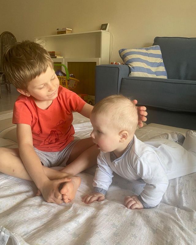 Юрій Горбунов зворушив мережу серією фото з молодшим сином, якому виповнився 1 рік - фото 511686