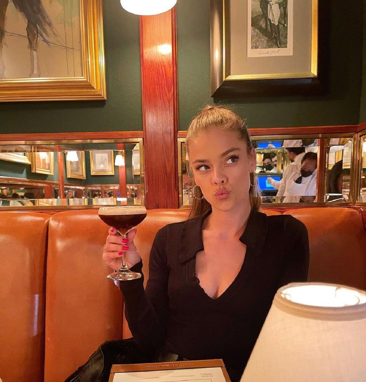 Ніна Агдал зваблює фанів новою фотосесією - фото 1