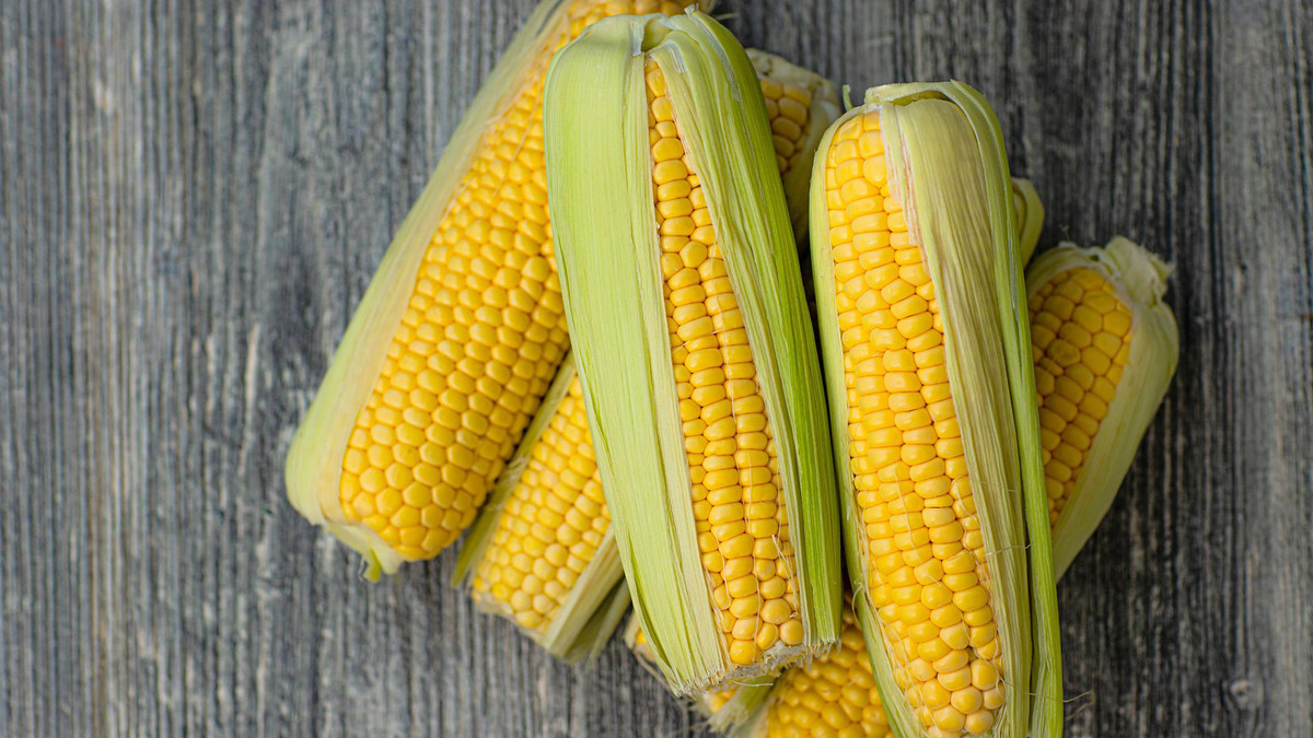 Оладки з молодої кукурудзи: простий рецепт від судді "МастерШеф" - фото 1