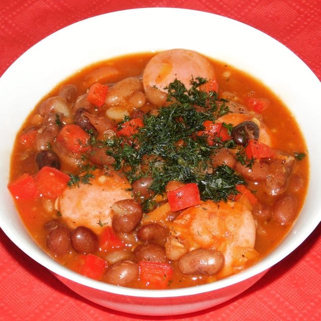 Що приготувати з квасолі: покроковий рецепт томатного рагу - фото 512432