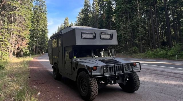 Подивіться на комфортний всюдихідний кемпер на базі Hummer H1 - фото 512439