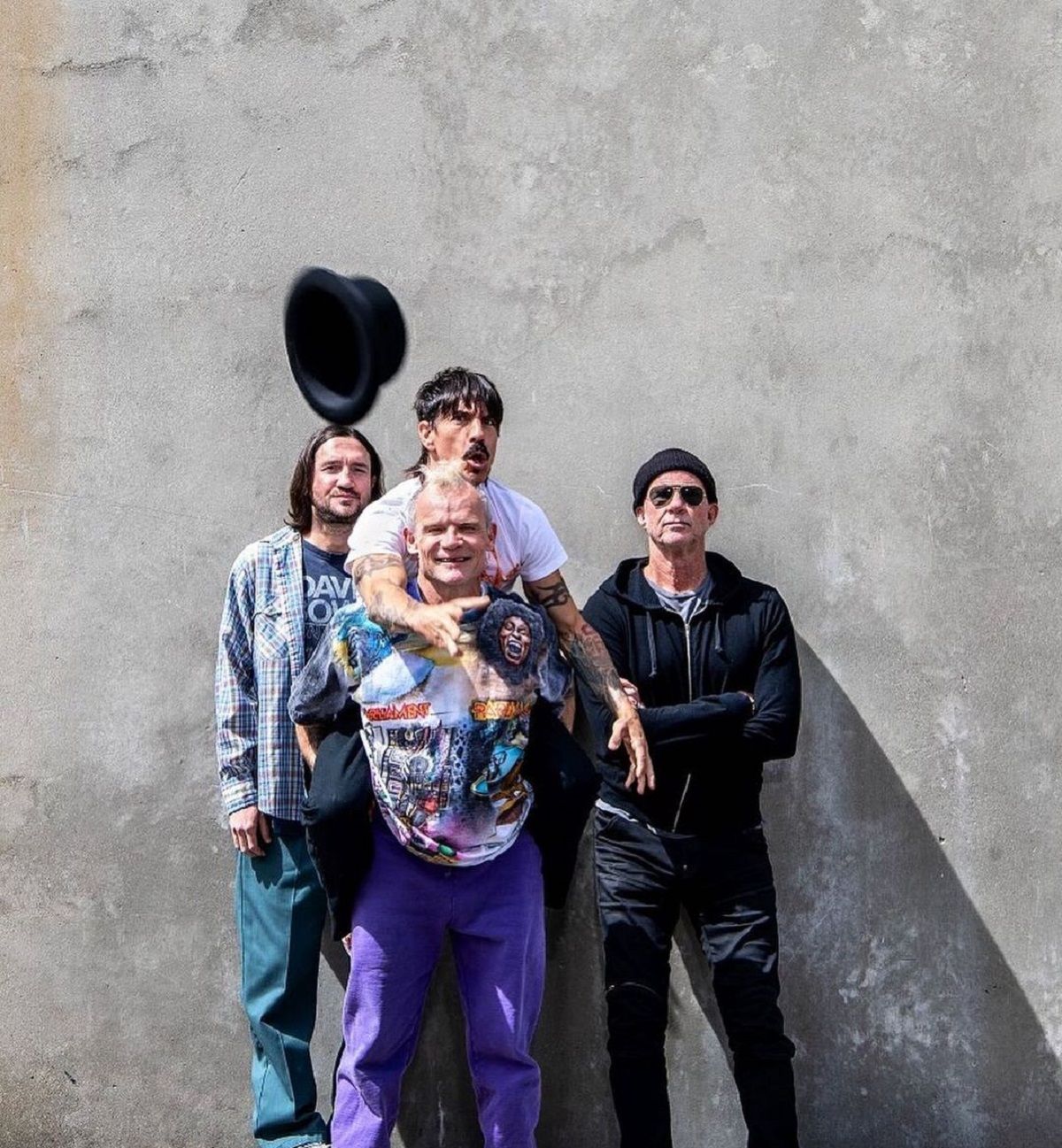 "Любимо Україну": Red Hot Chili Peppers з синьо-жовтим прапором підтримали українців