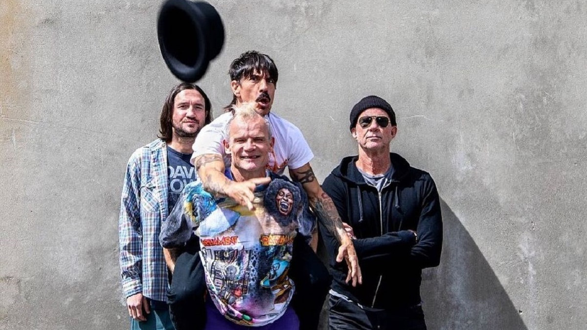 Red Hot Chili Peppers виступили з прапором України - фото 1