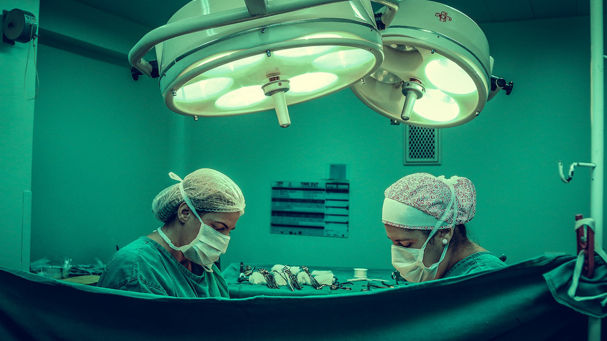 За які медичні послуги не потрібно платити під час хірургічних операцій - фото 1