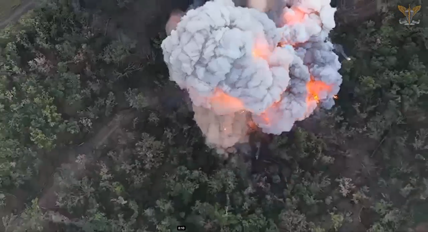 Палає новітня техніка окупантів: як ЗСУ знищують ворогів на Донеччині – відео