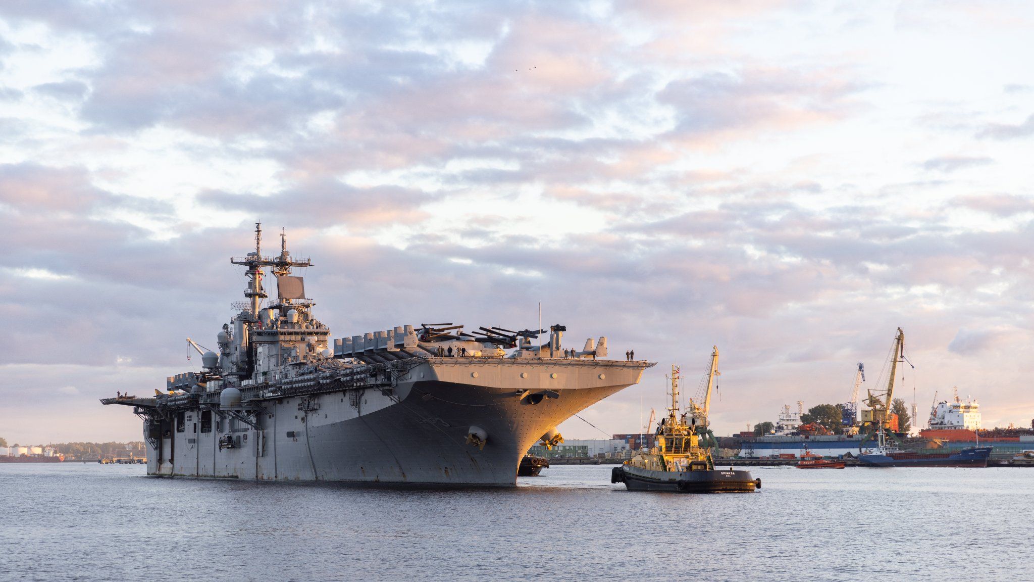 До Риги прибув один із найбільших військових кораблів НАТО