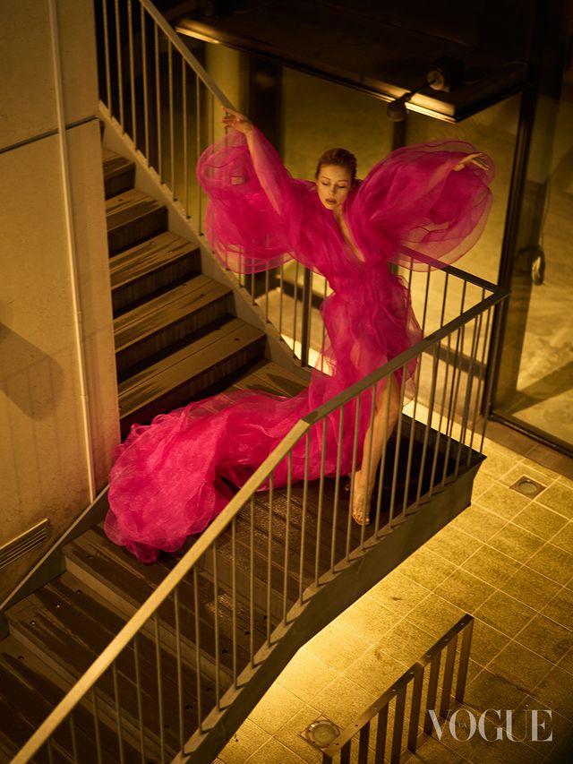 'Як Афродіта': Тіна Кароль у Японії захопила фотосесією для VOGUE - фото 512767