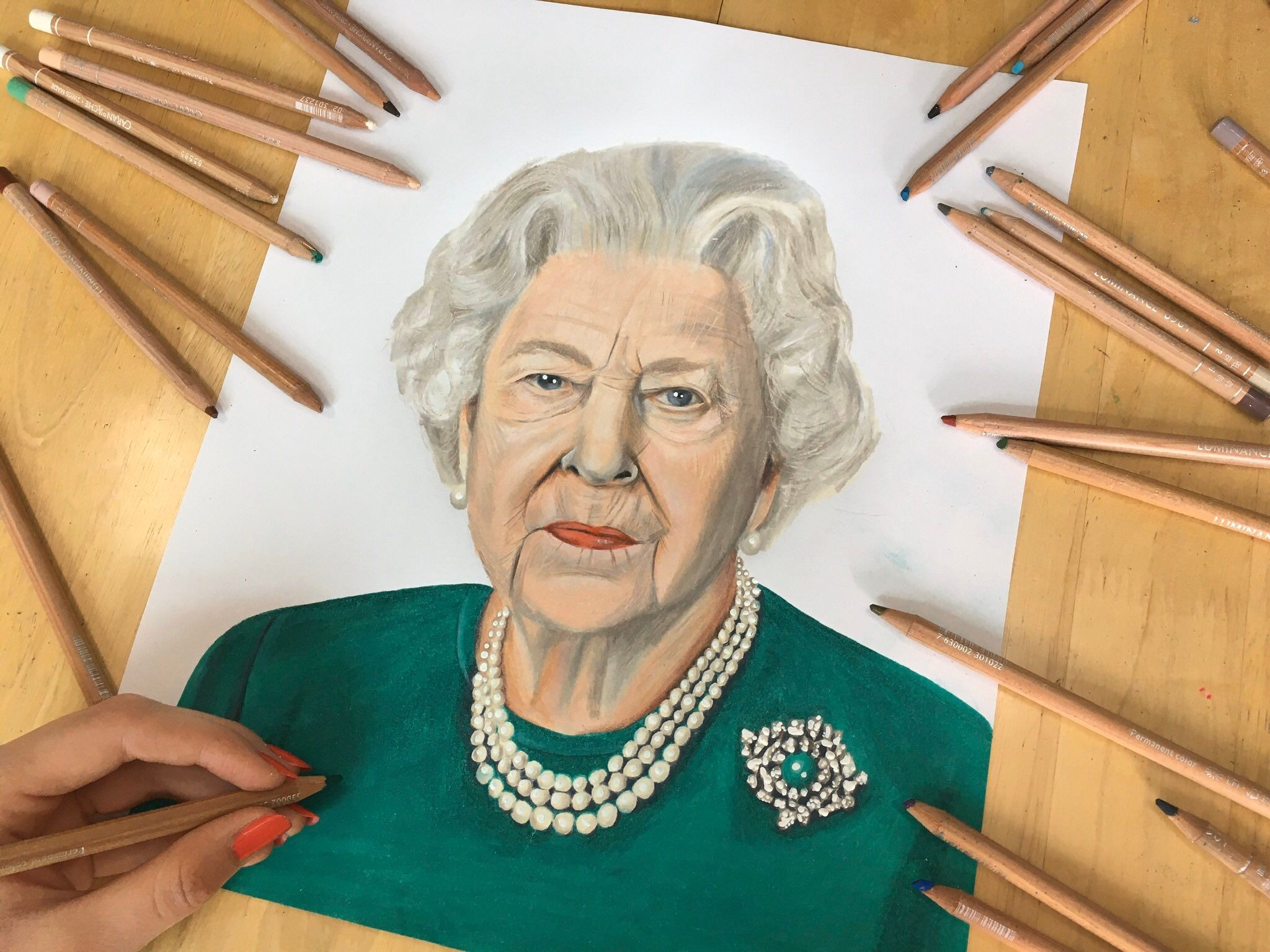 Ілюстрація з Єлизаветою ІІ - фото 1