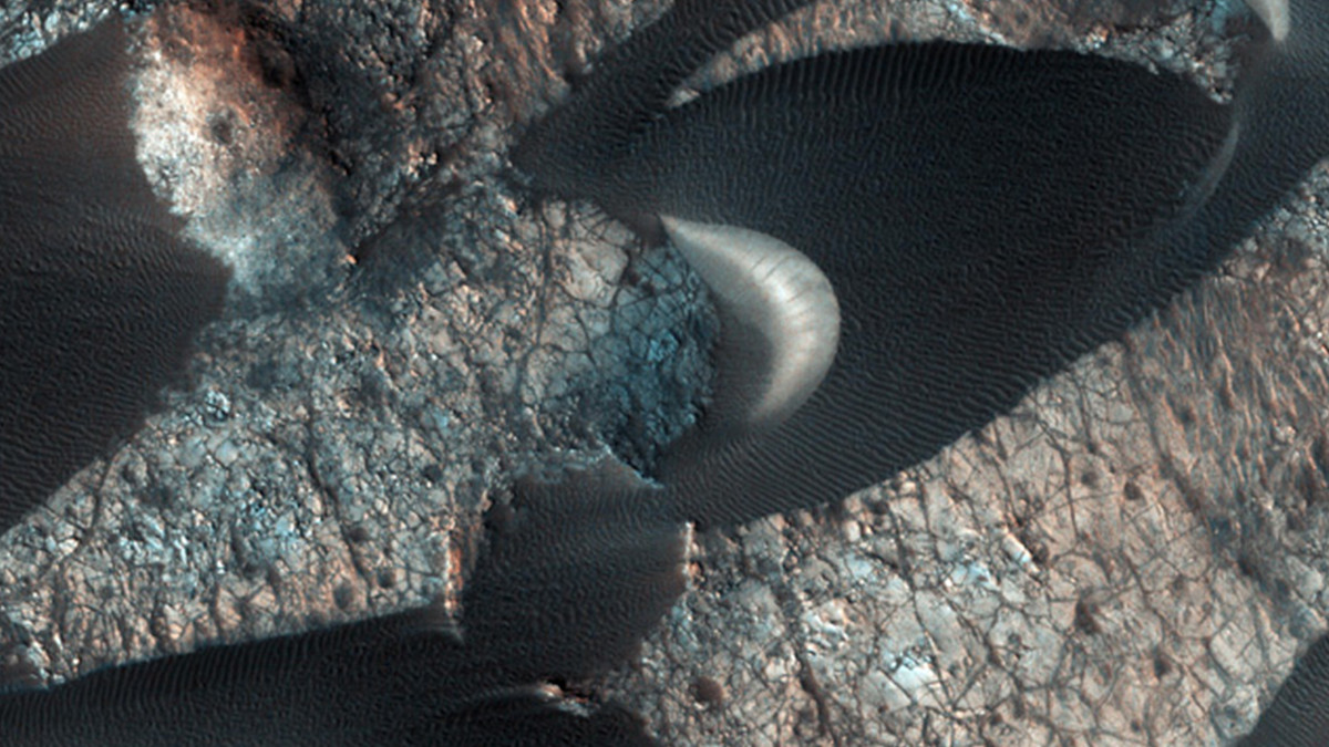 Апарат NASA сфотографував дюни на поверхні Марса - фото 1
