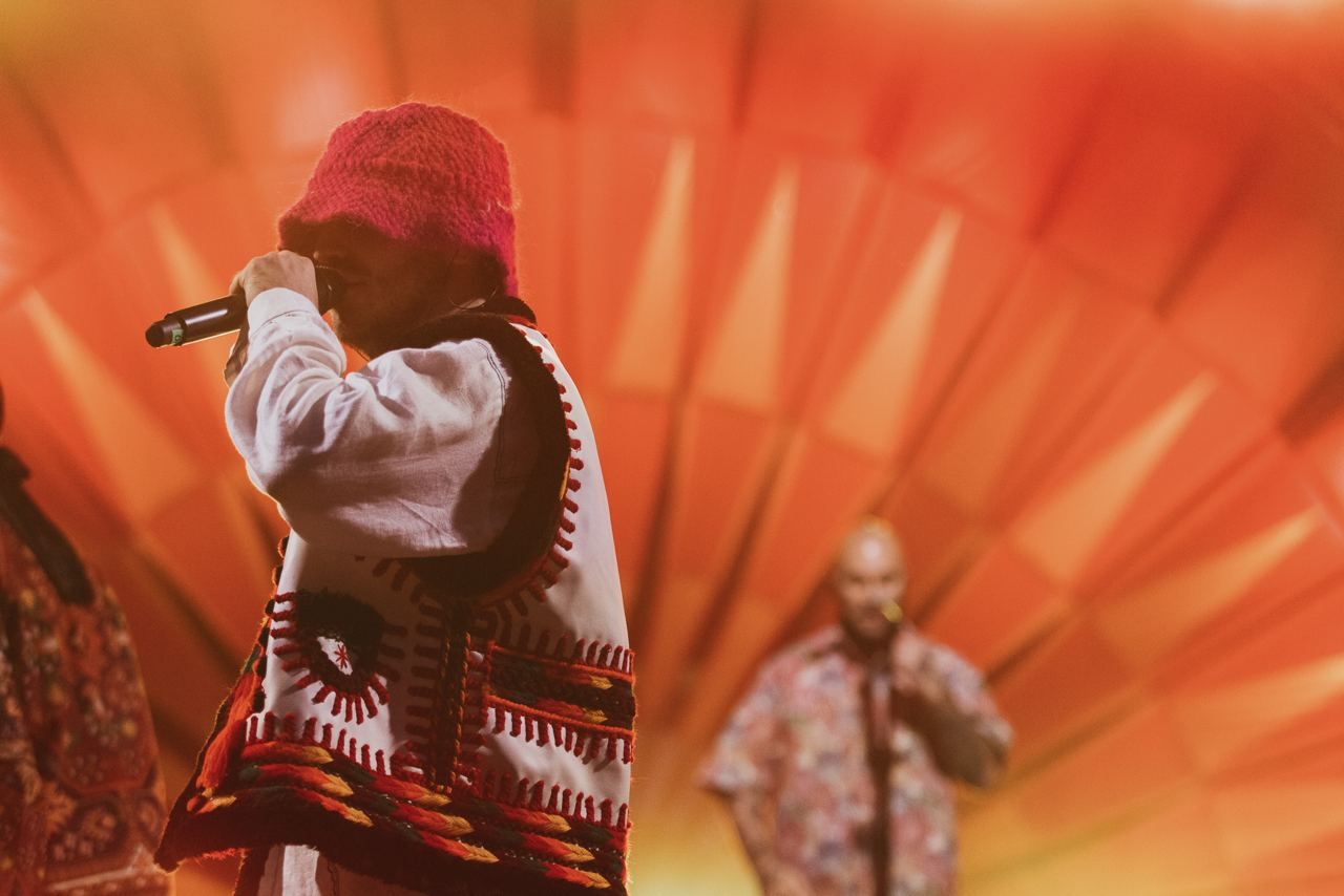 Повний SOLD OUT і українські військові на концерті Kalush Orchestra в Іспанії