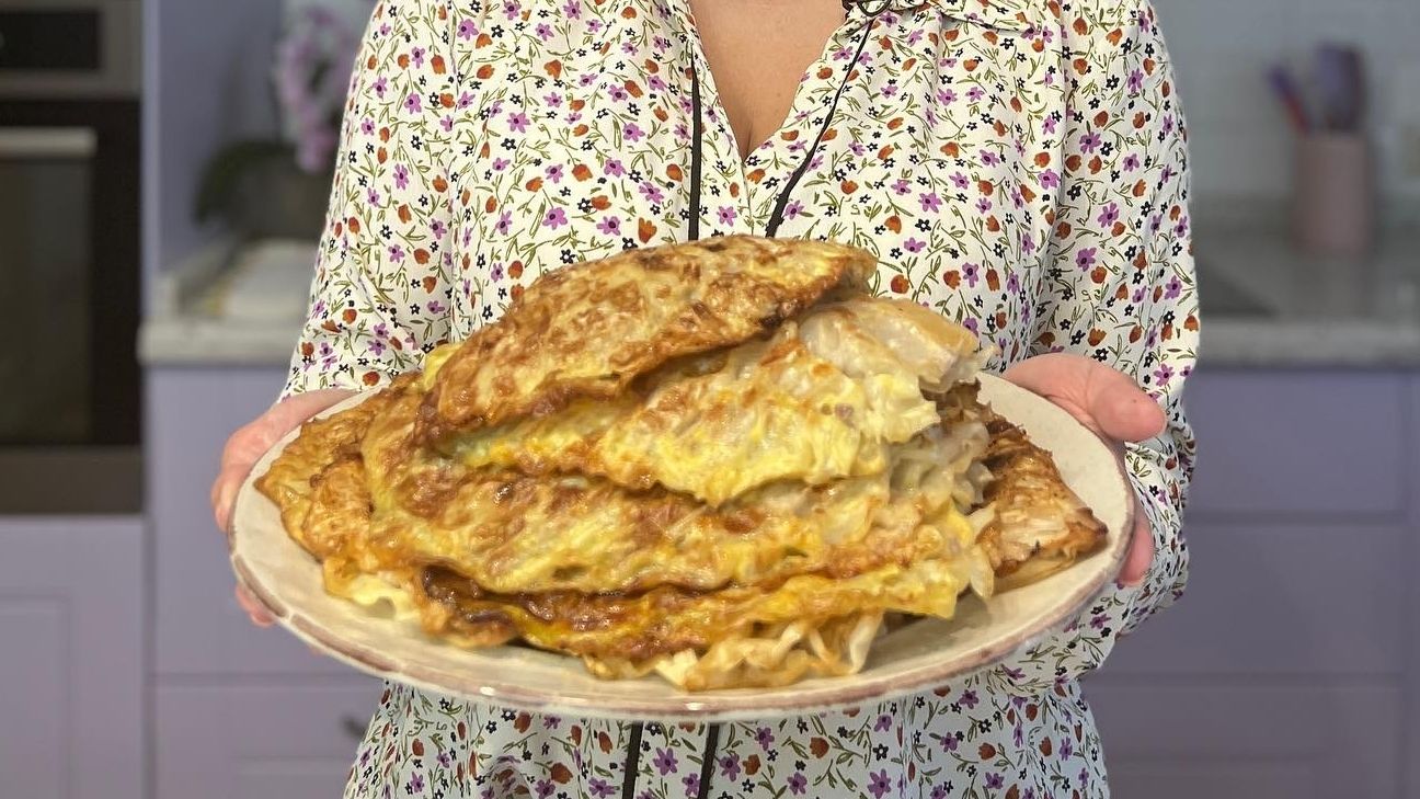 Ліза Глінська розповіла, як приготувати незвичні капустяні чебуреки