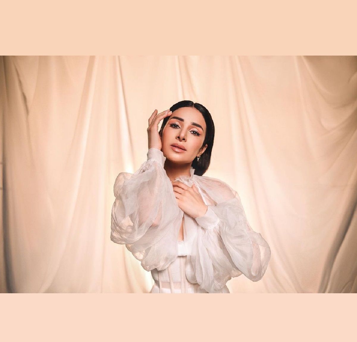 "Перешивала свої сукні та надихала творити": Злата Огнєвіч показала тепле фото з мамою