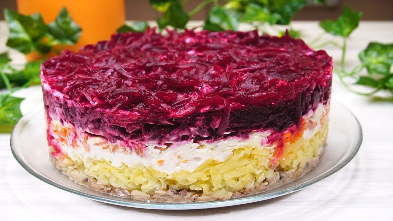 Альтернативний рецепт "шуби": що додати до салату замість оселедця - фото 1