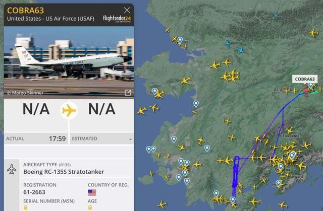 Біля кордонів росії кружляли унікальні літаки США, які відстежують ядерну зброю - фото 513526