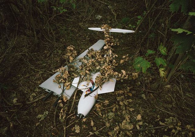 Фронтові будні: день Андрія Хливнюка на передовій показали у серії фото - фото 513724