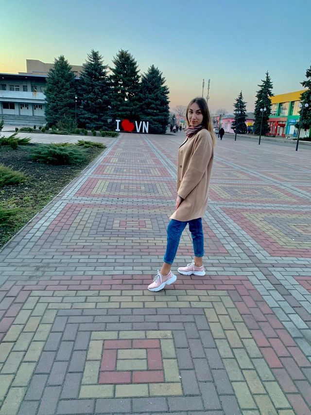 'Замість 54 місць у вагоні було 300': переселенка з Донеччини розповіла про свою евакуацію - фото 513729