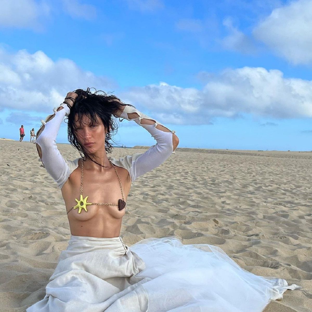 Белла Хадід стала зіркою тижня моди у Парижі - фото 1