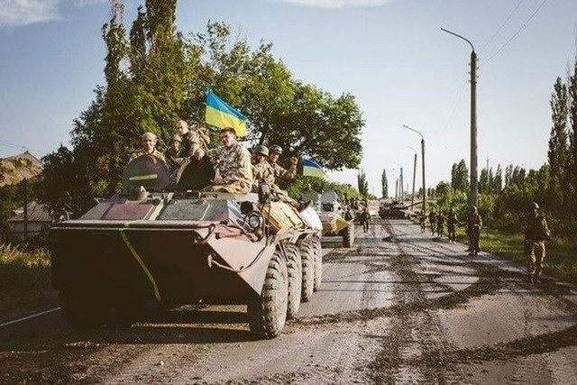 ЗСУ у звільненому у 2014 році Лисичанську / Фото з фейсбуку 'Повернись живим'- фото 514068