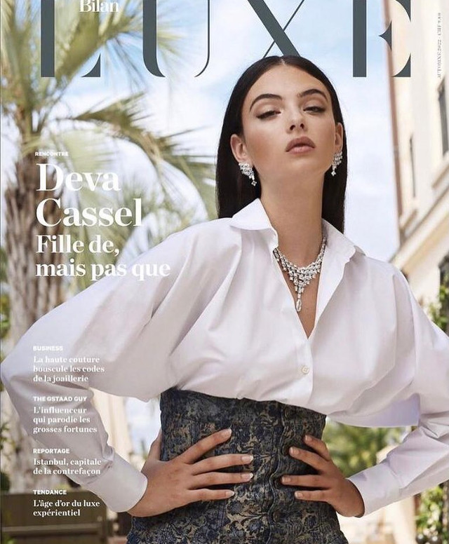 Копія розкішної мами: дочка Беллуччі вразила своєю вродою у новій фотосесії - фото 514129