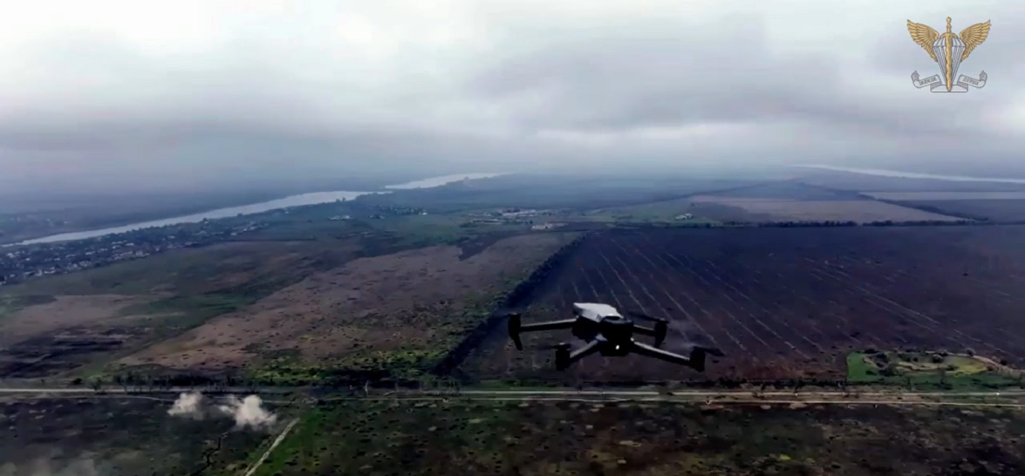 Битва дронів: як квадрокоптер ЗСУ знищив російський – відео