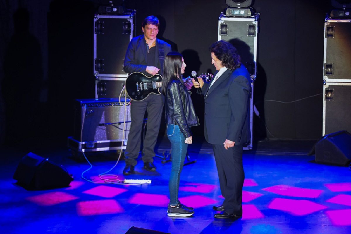 Війна, любов та Іво Бобул: нацгвардієць освідчився коханій на концерті легендарної зірки