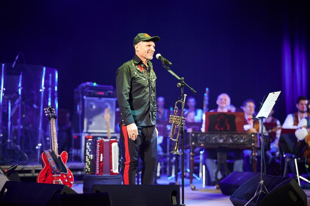 Олег Скрипка запрошує на концерт: заспіваємо разом легендарні хіти "Воплі Відоплясова"