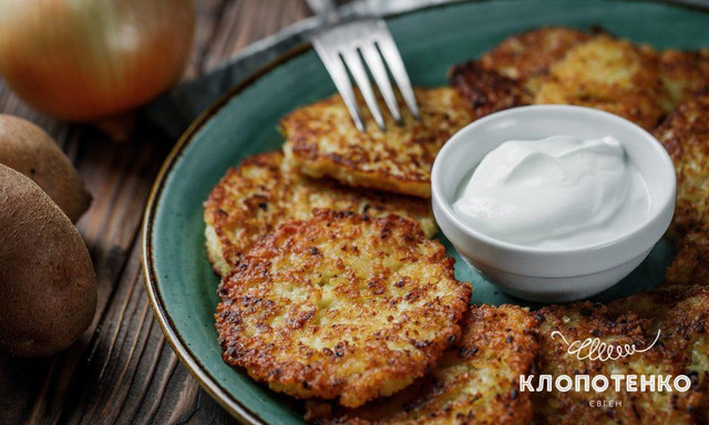 Клопотенко показав, як приготувати деруни в блендері: швидкий рецепт за 15 хвилин - фото 515011