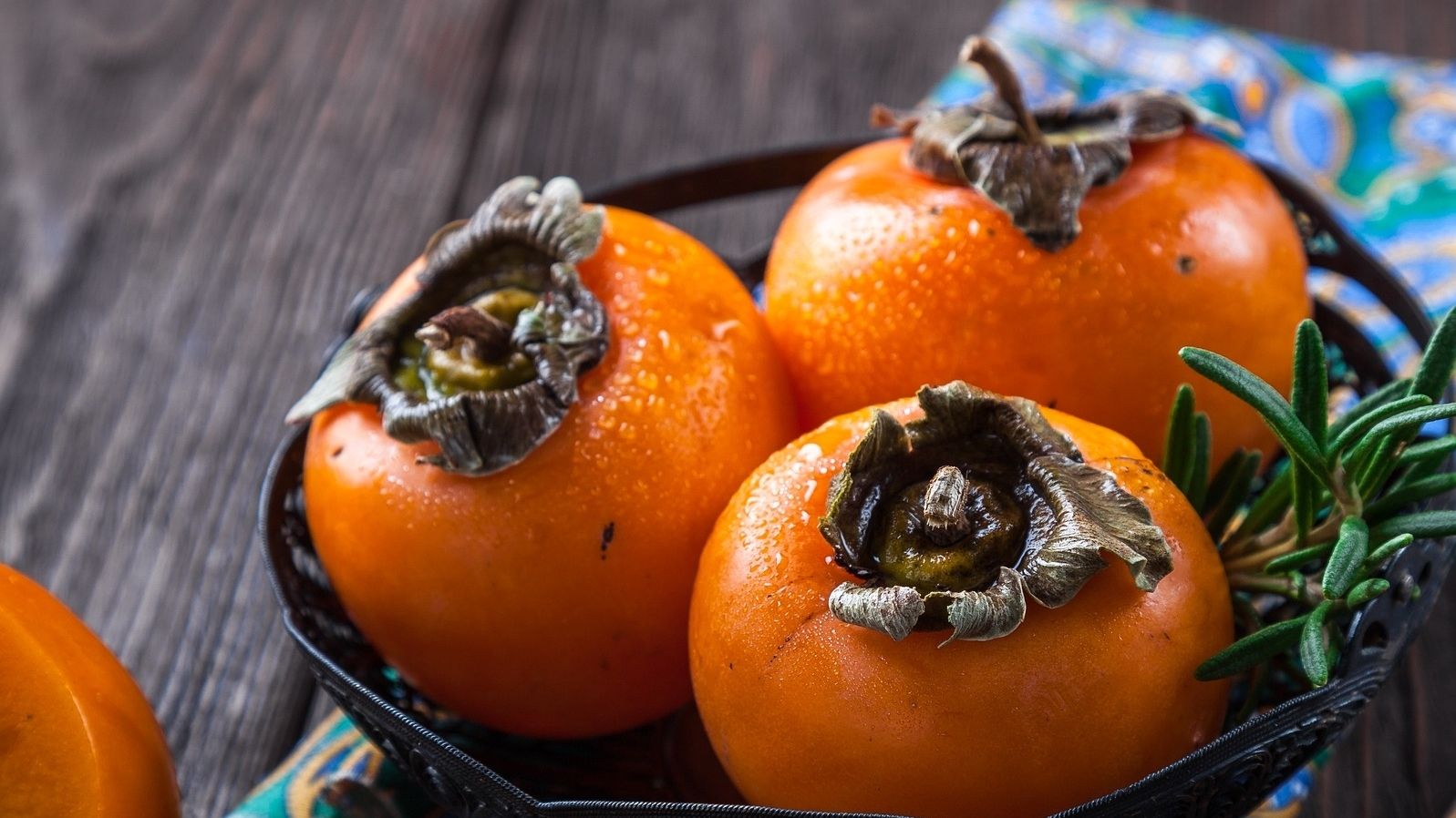 Салат із хурми: осінній рецепт, що не забере багато часу