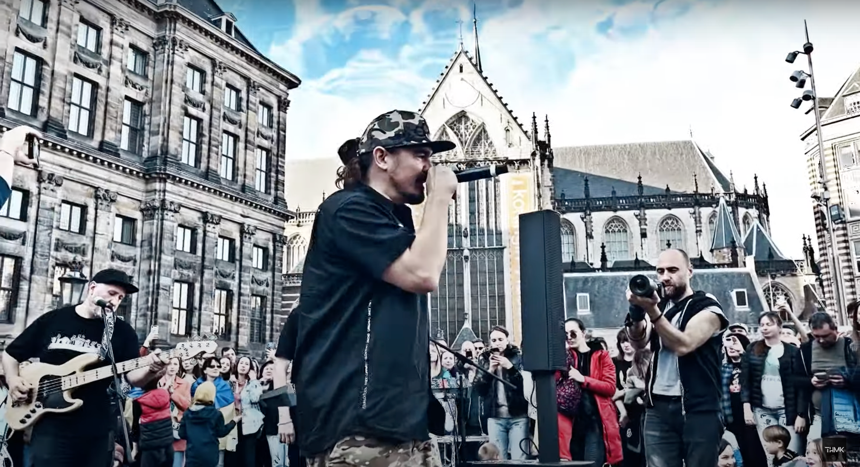 Гурт ТНМК і Фагот випустили актуальний кліп на свій давній трек "Моя зброя"