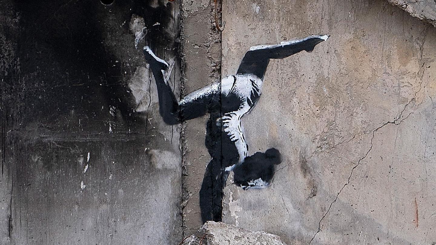 Легендарний Бенксі в Україні: графіті дівчинки у Бородянці (фото)