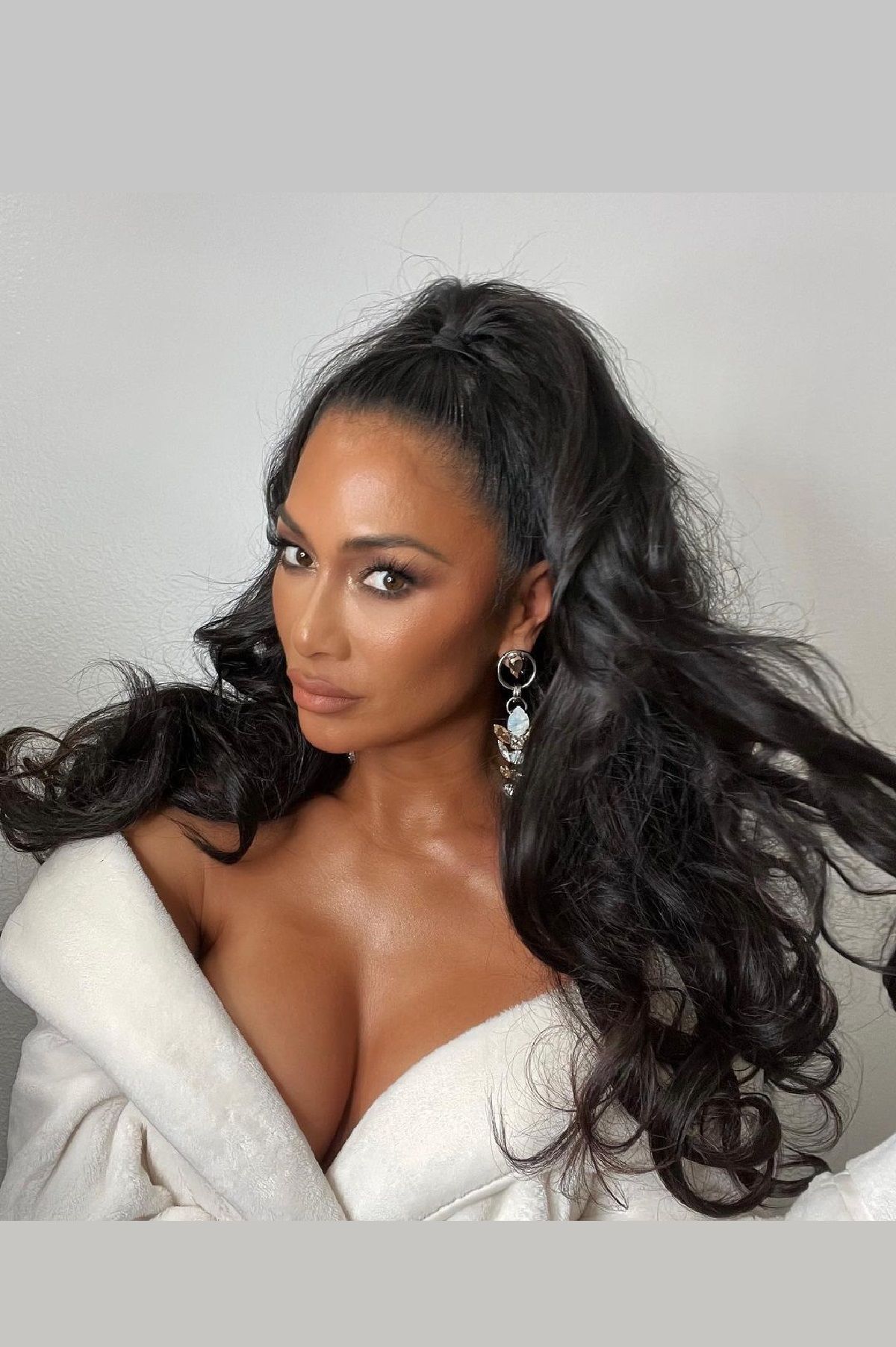 44-річна Ніколь Шерзінгер блиснула фігурою у крижаній ванні