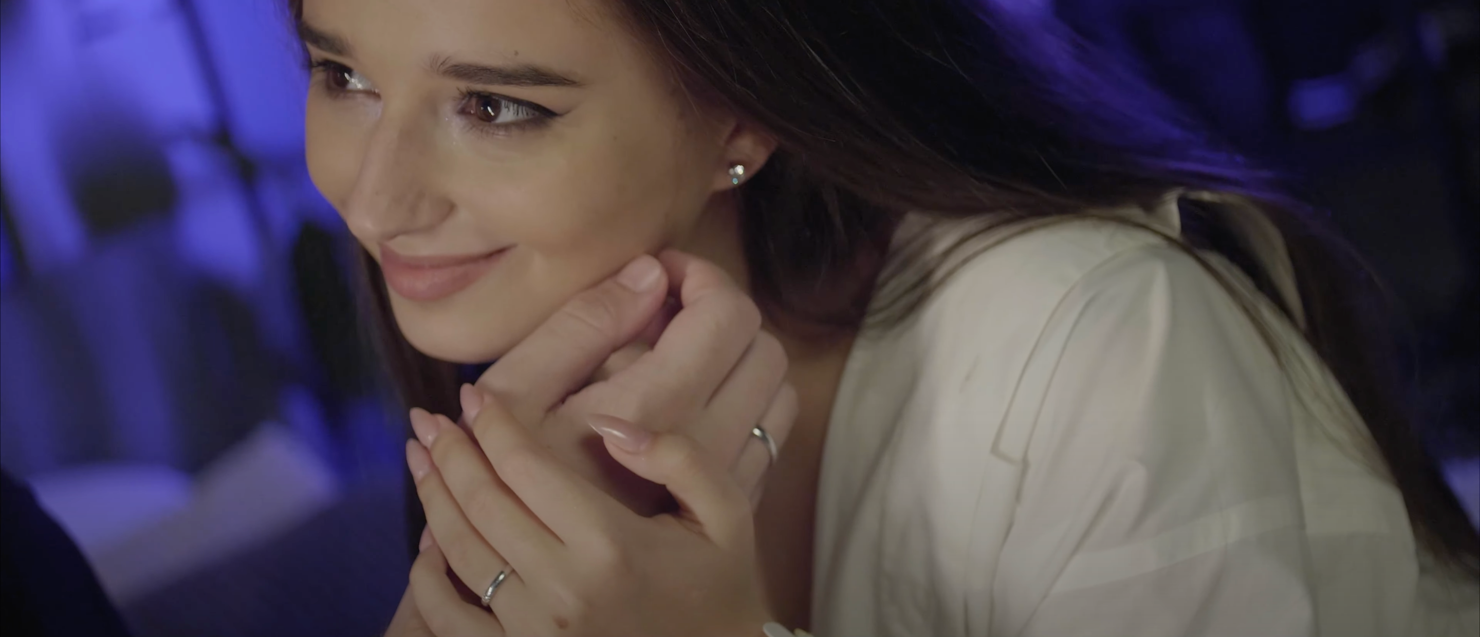 Співачка LUSHCHINSKA презентує ліричну пісню, яка присвячена Рідній людині