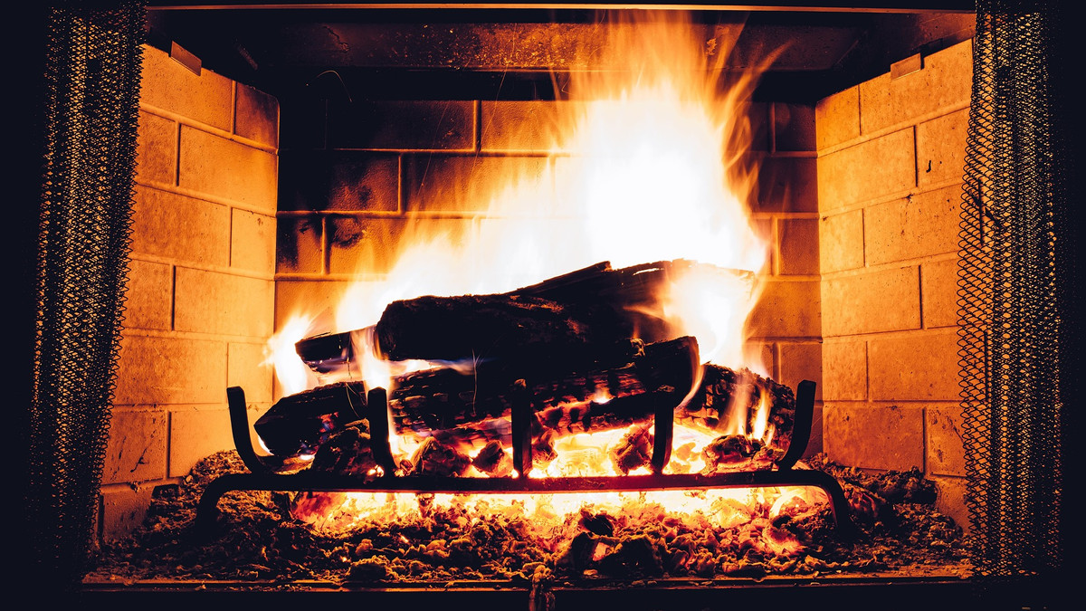 Як вберегти дім від пожежі, якщо є газовий пальник або пічне опалення: відповідь експертів - фото 1