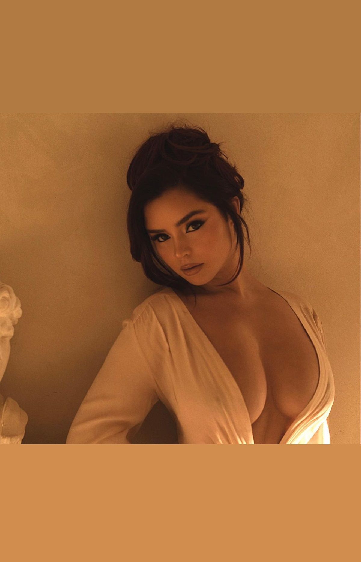 Зваблива Демі Роуз заінтригувала чуттєвою фотосесією – 18+