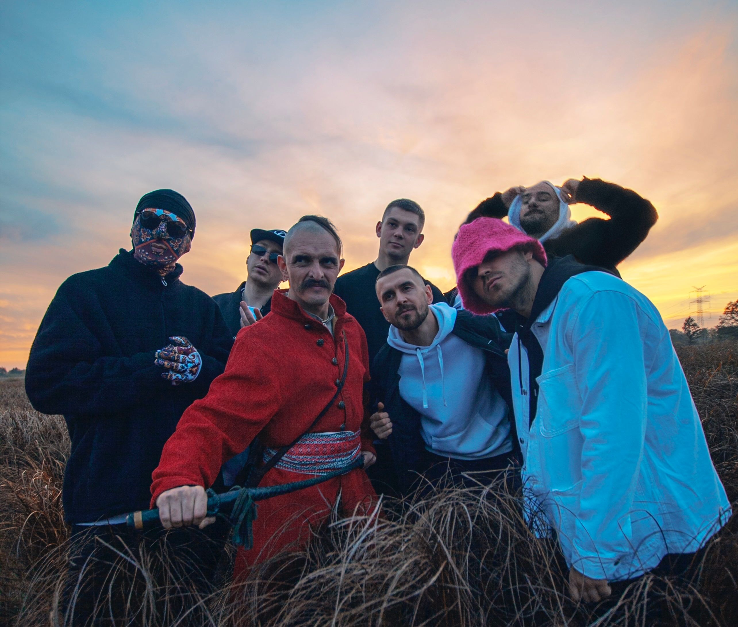 Крадуть русаки наш сонях: Kalush Orchestra та Козак Сіромаха випустили трек "Нумо Козаки"