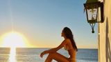Спокусливий ангел у тропічному раю: модель Келлі Гейл захопила новими фото – 18+