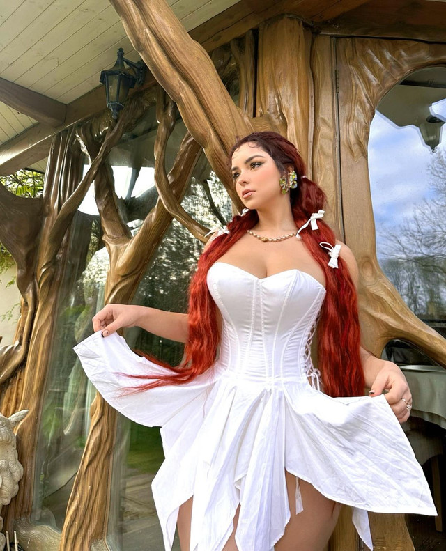 Топлес та в образі звабливої феї: модель Демі Роуз розбурхала новими фото – 18+ - фото 516709