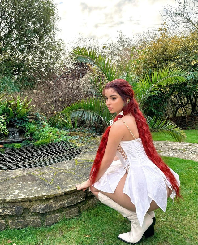 Топлес та в образі звабливої феї: модель Демі Роуз розбурхала новими фото – 18+ - фото 516711