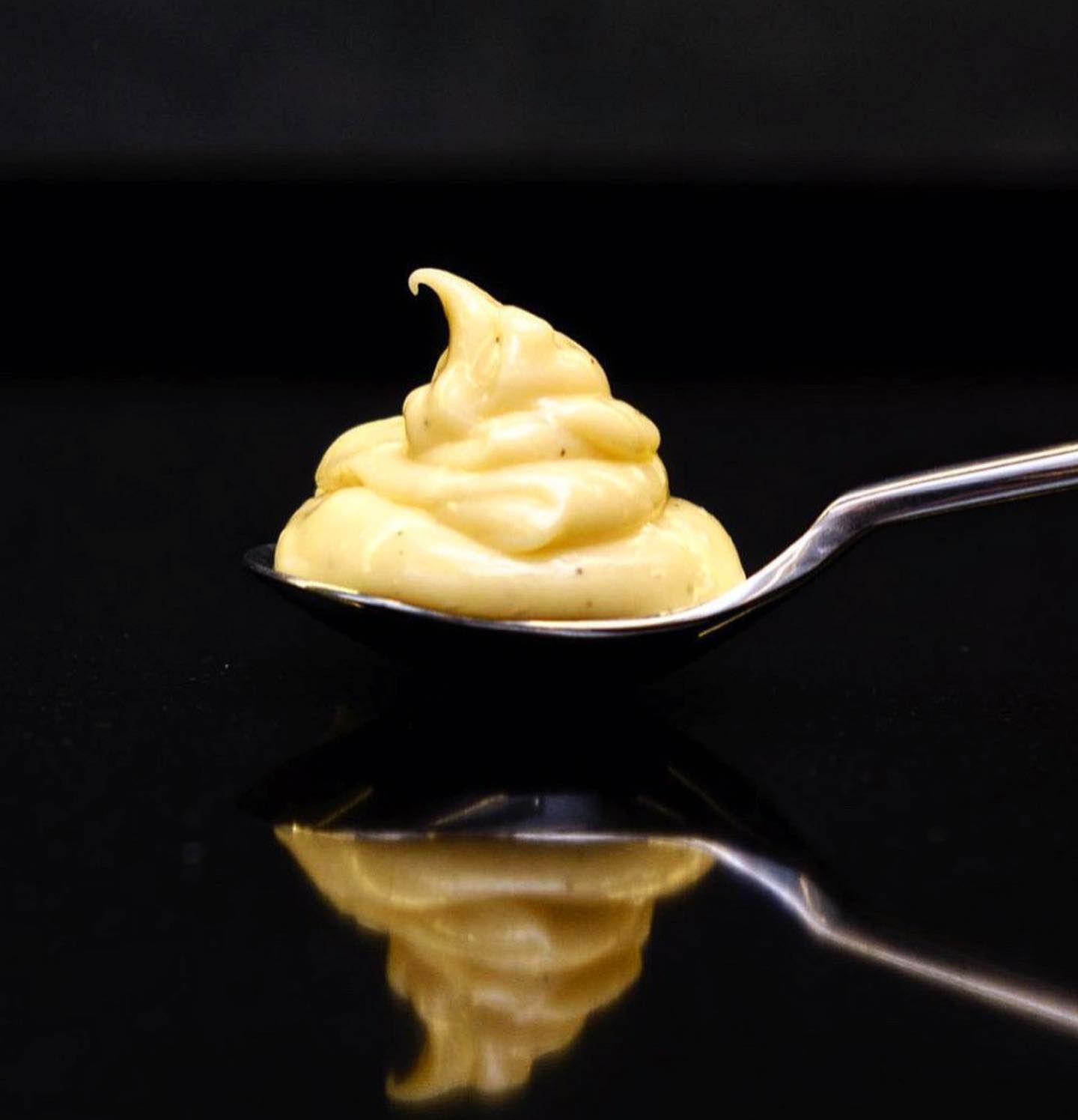 Володимир Ярославський приготував майонез: рецепт домашнього соусу