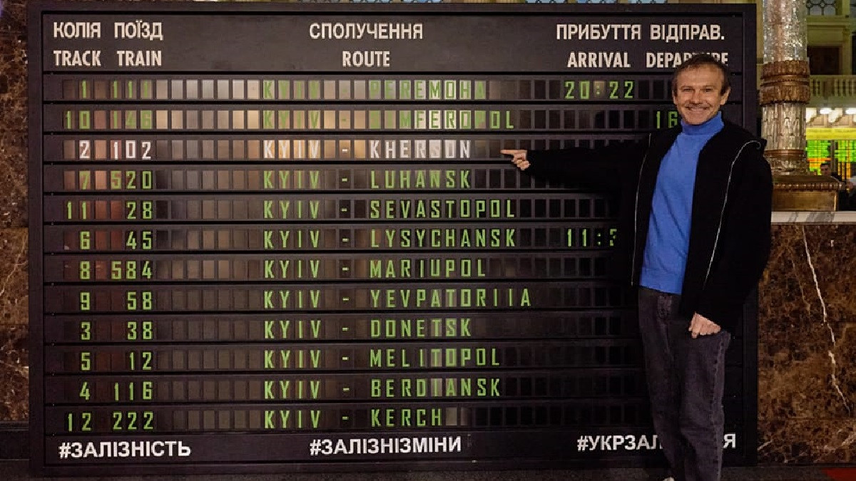 Вакарчук заспівав посеред вокзалу у Києві - фото 1