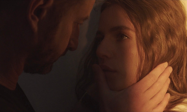 Христина Соловій презентувала кліп на пісню 'Юність', у якому цілує Сергія Жадана - фото 517142