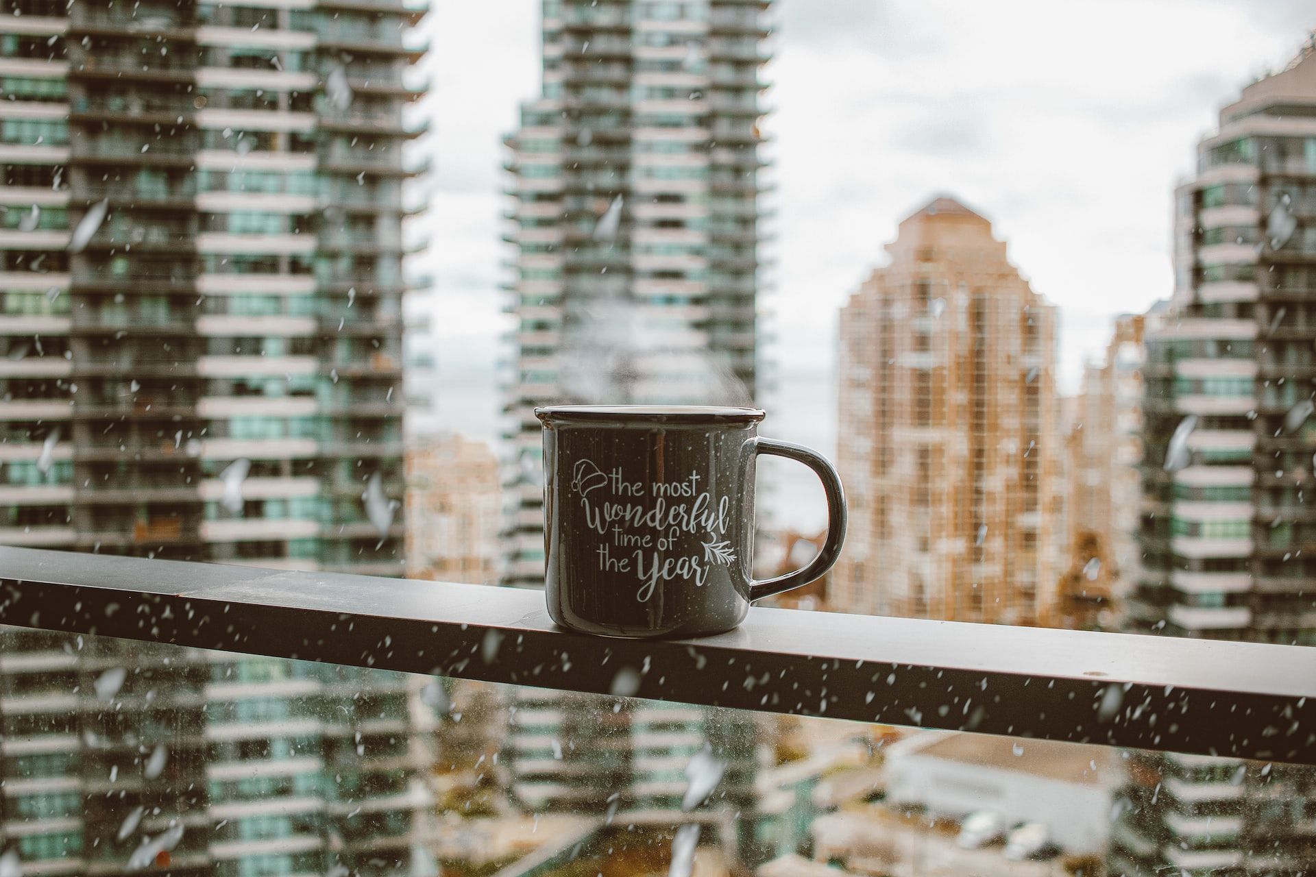 Відлига та поривчастий вітер: якою буде погода в Україні 20 грудня