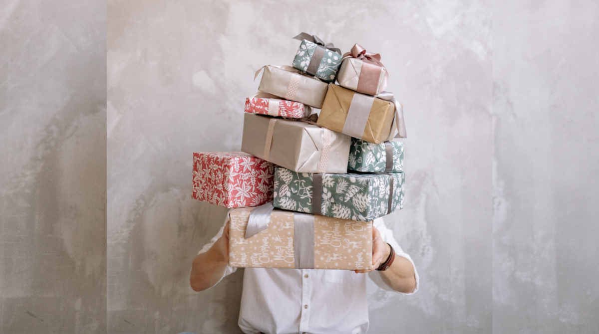 Як Нова пошта і Укрпошта працюватимуть на новорічні свята 2023: графік роботи