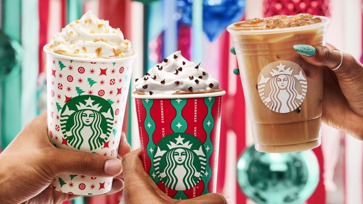 Starbucks показав, як змінювався дизайн їхнього новорічного стаканчика за останні 25 років - фото 1