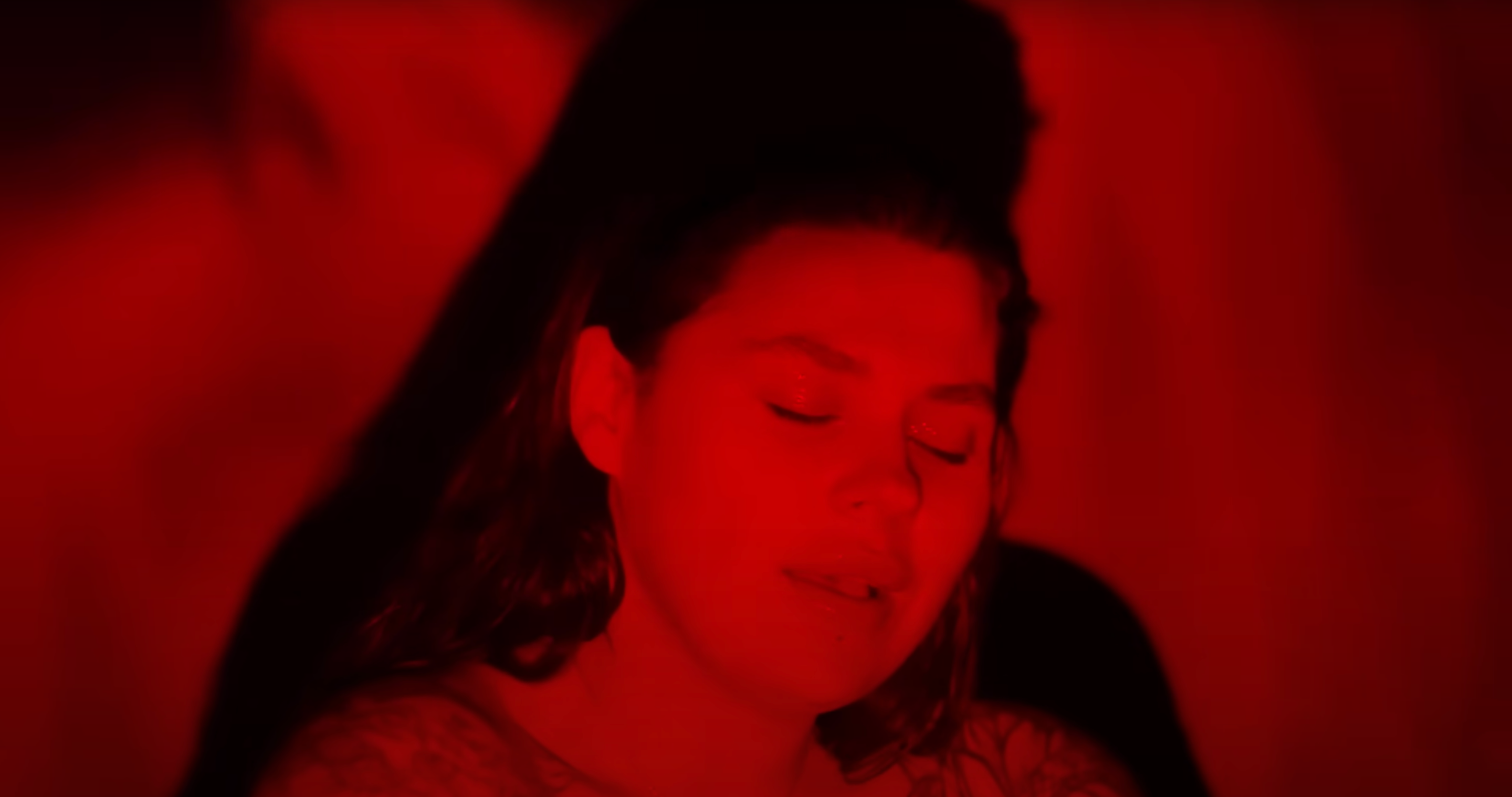 Гурт KAZKA та Євген Хмара записали акустичну чуттєву версію пісні "Свята"