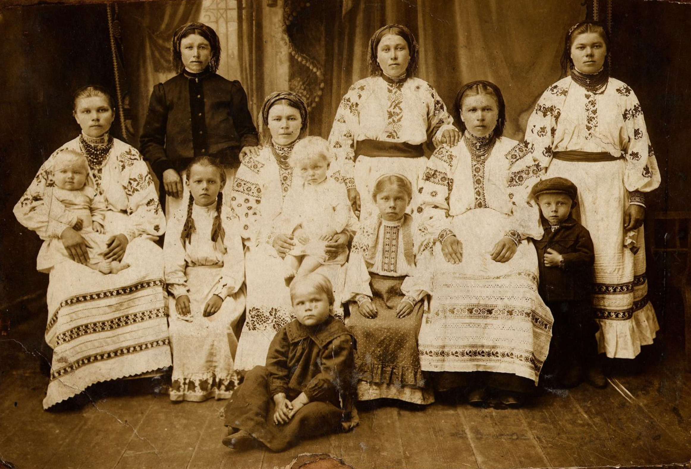 Українське Різдво – дивіться цікаву онлайн-виставу, яку підготував музей Івана Гончара - фото 1