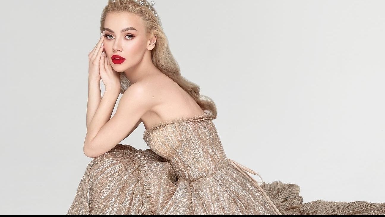 Українка вразила світ образом "воїна світла" на конкурсі краси "Всесвіт 2022" - фото 1