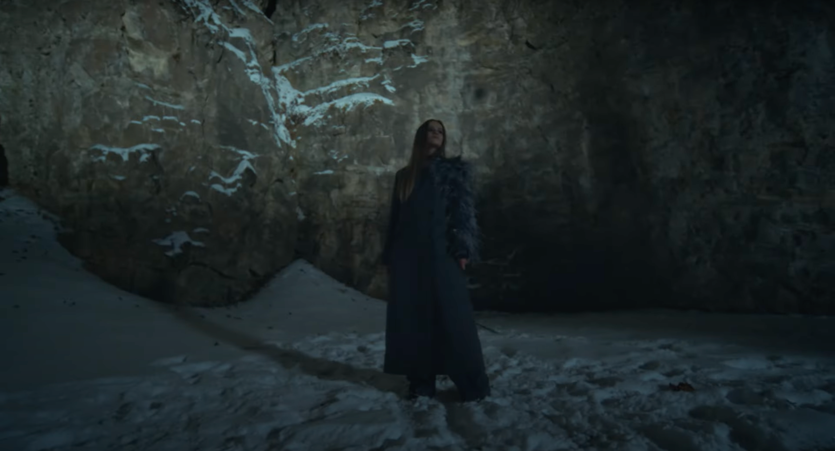 Співачка SOWA презентувала відеокліп на нову пісню "Spread my wings"